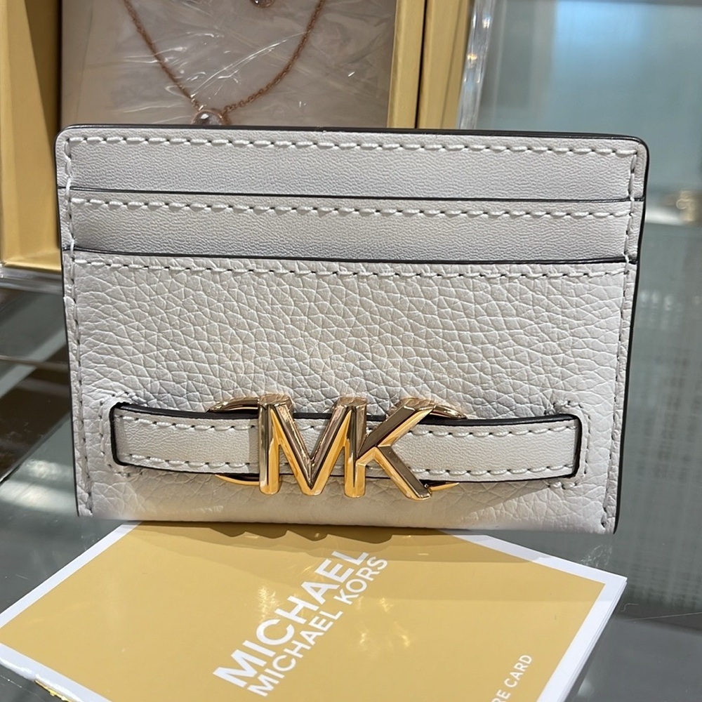 MICHAEL KORS Reed Large Pebbled Leather Card Holder Case
Optic White 
NWT